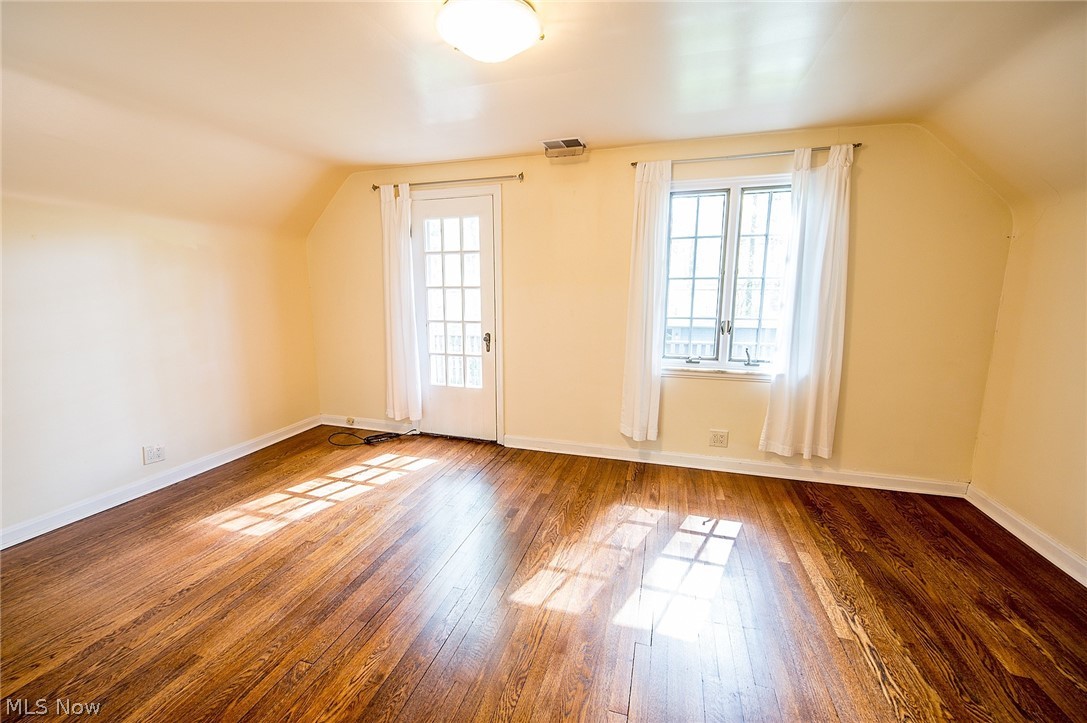 971 Englewood Road Cleveland Heights, OH 44121 - Photo 21 of 31