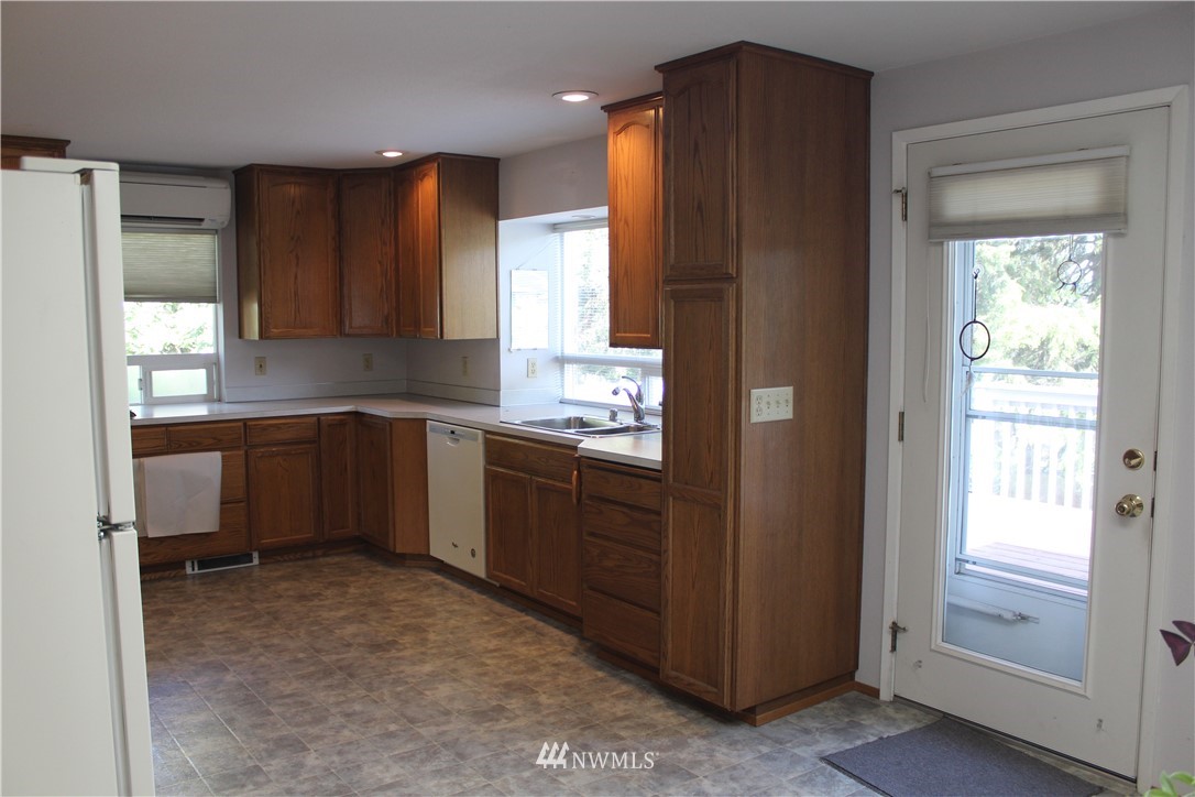 230 South 15th Street Renton, WA 98055 - Photo 9 of 25