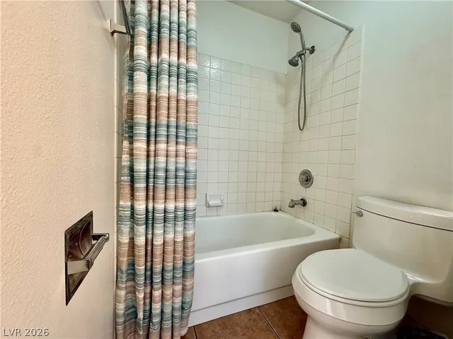 $2,200 | 6717 Silvery Avenue, Las Vegas, NV 89108