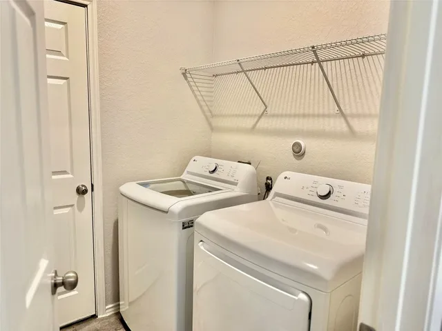 $1,975 | 3111 Red Columbine Street, New Braunfels, TX 78130