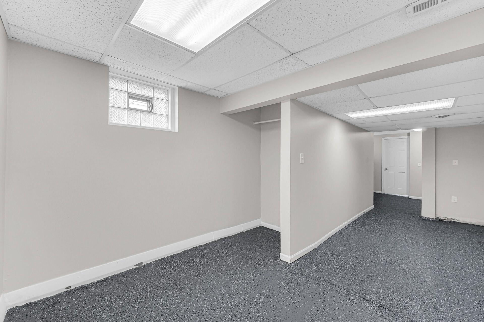6220 Garfield Avenue Hammond, IN 46324 - Photo 20 of 20 a view of an empty room with a window