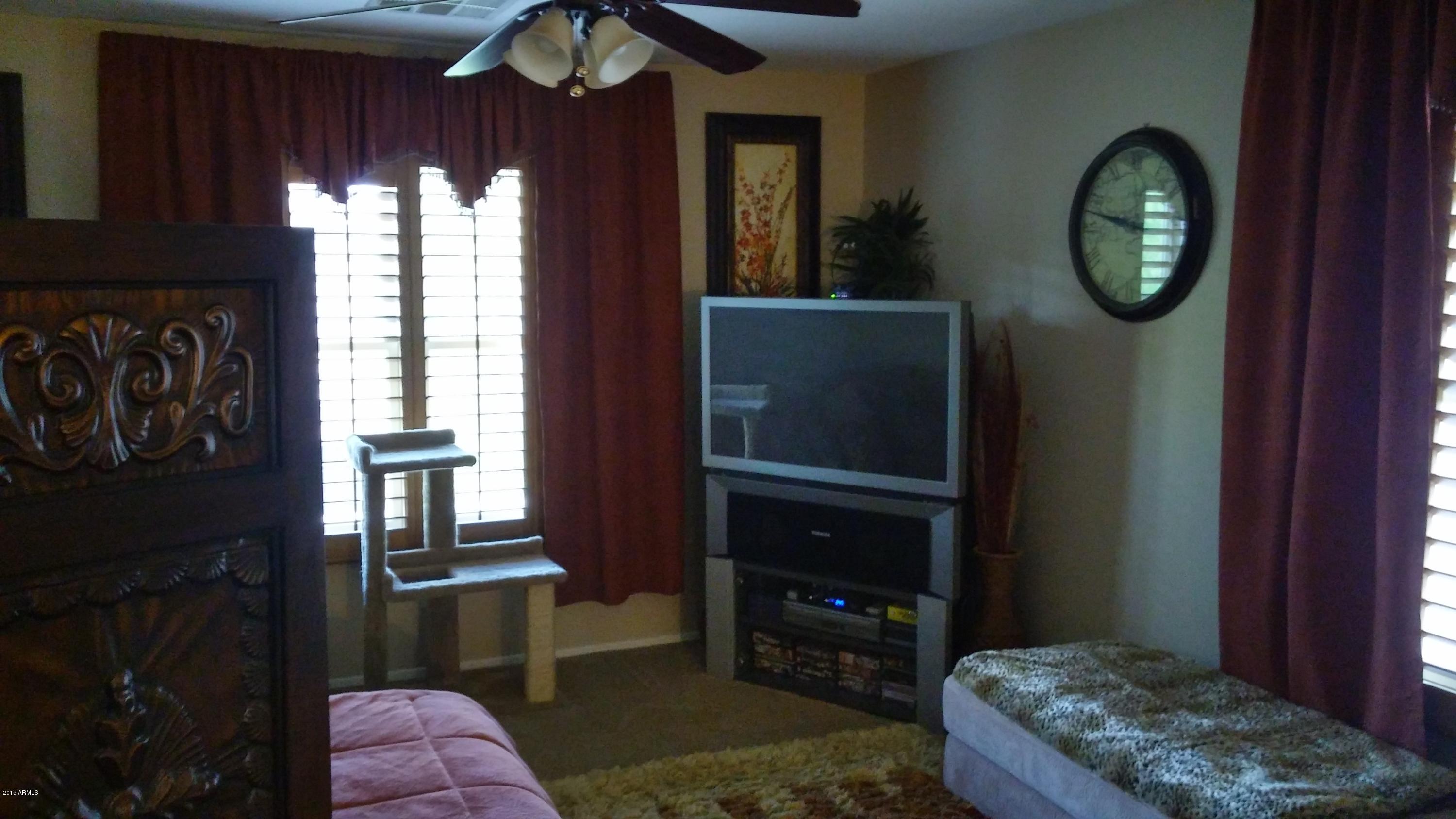 2322 East Pecan Road Phoenix, AZ 85040 - Photo 16 of 40 20150827_144759_HDR