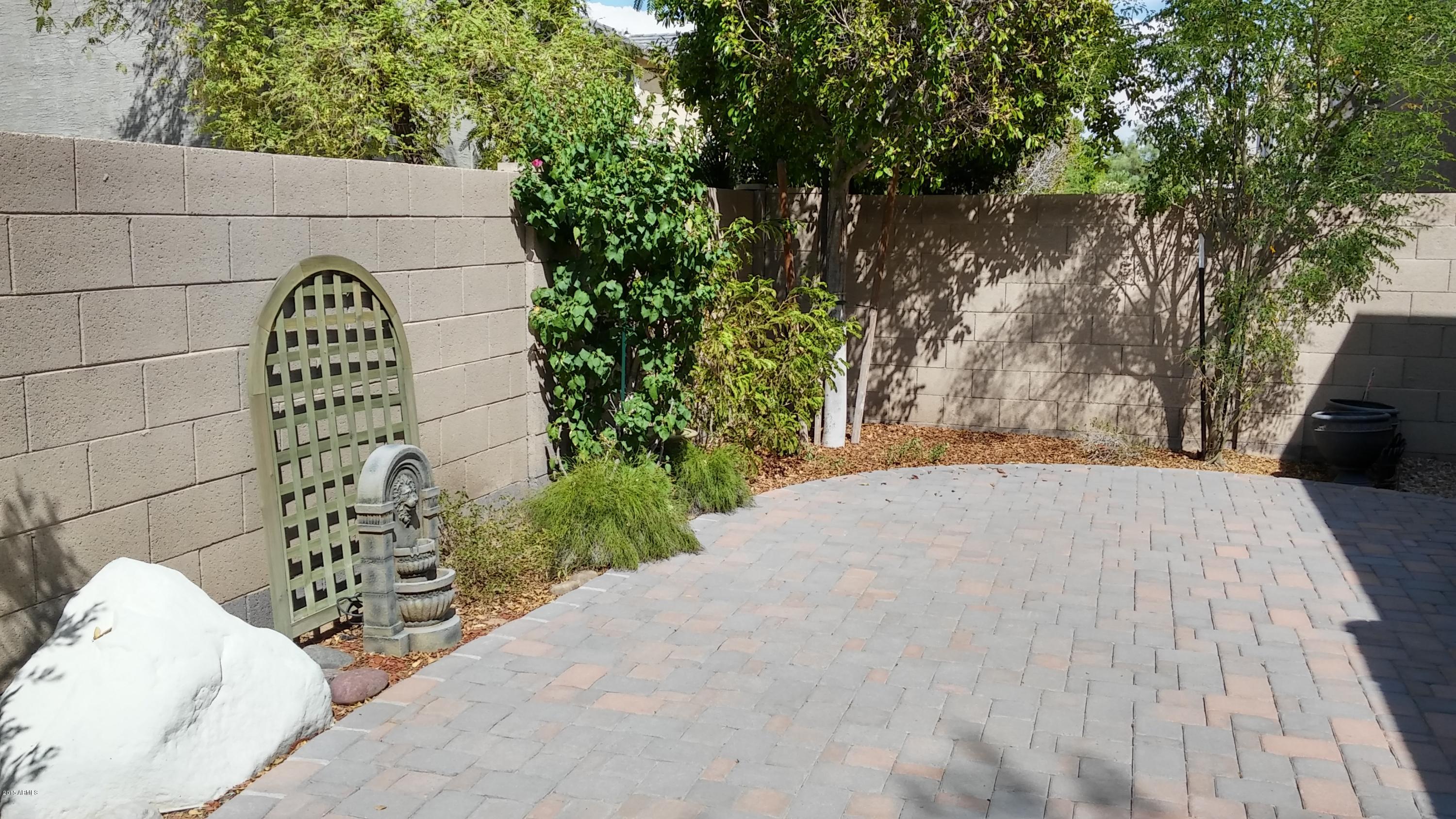 2322 East Pecan Road Phoenix, AZ 85040 - Photo 3 of 40 20150827_144421_HDR