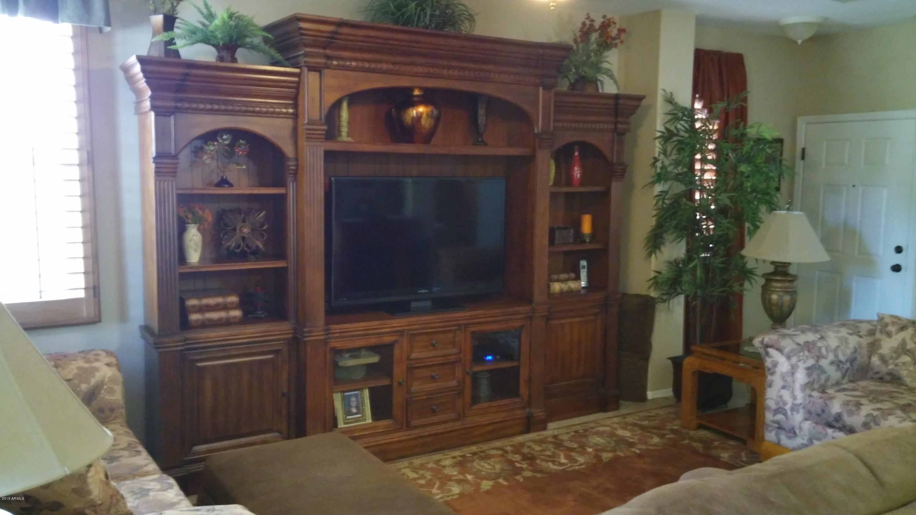 2322 East Pecan Road Phoenix, AZ 85040 - Photo 7 of 40 20150827_144549_HDR