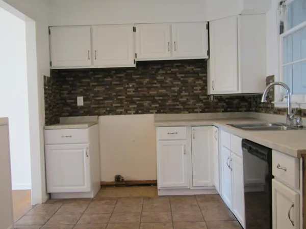 $229,900 | 27182 Spring Arbor Drive, Southfield, MI 48076