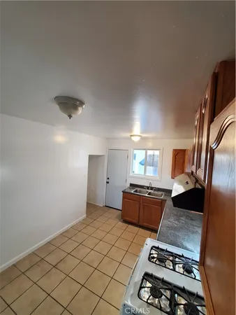 $2,300 | 8550 C Avenue, Hesperia, CA 92345