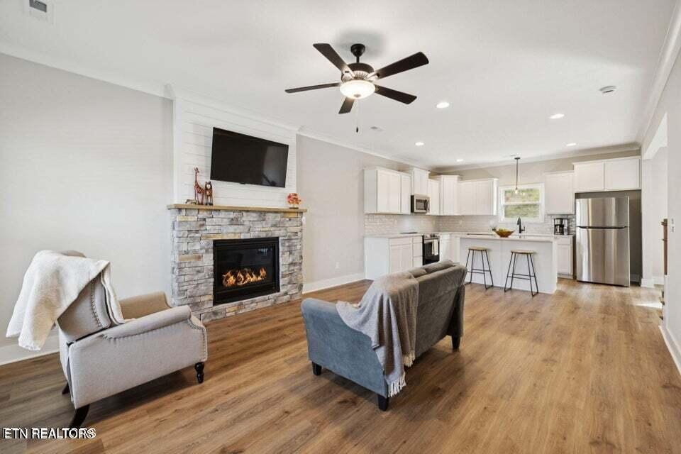 125 Kingberry Street Oak Ridge, TN 37830 - Photo 2 of 31 20251101211458398084000000-o