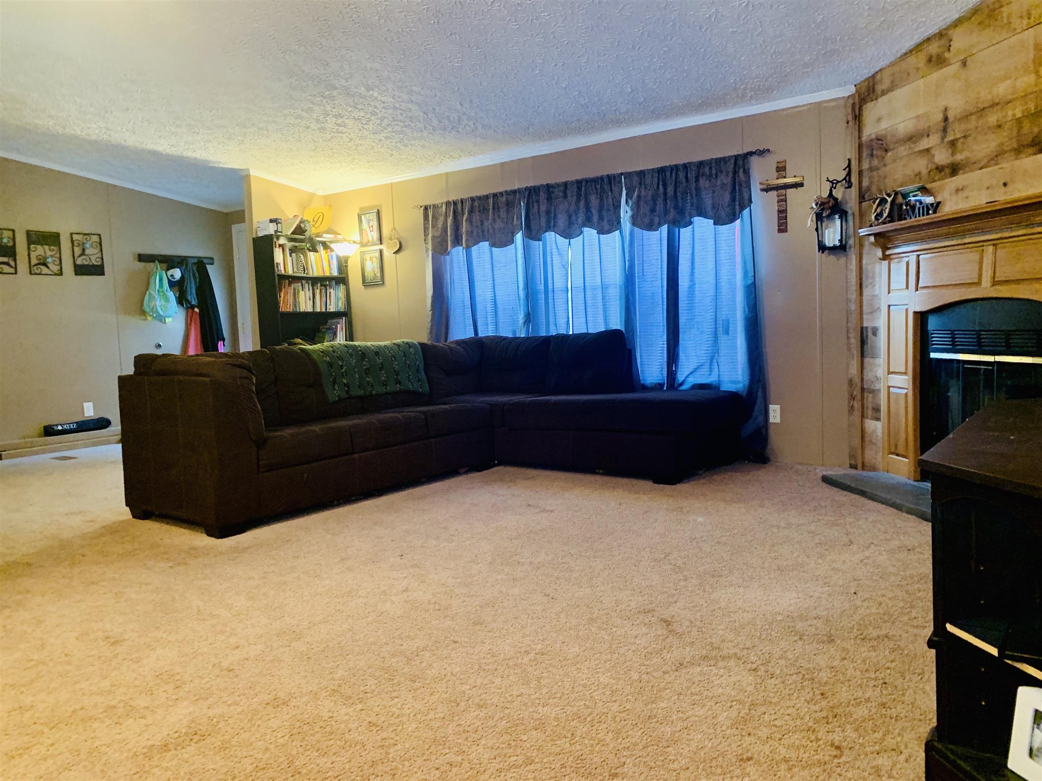 6449 Mill Creek Road Lyles, TN 37098 - Photo 10 of 28 Huge Living area