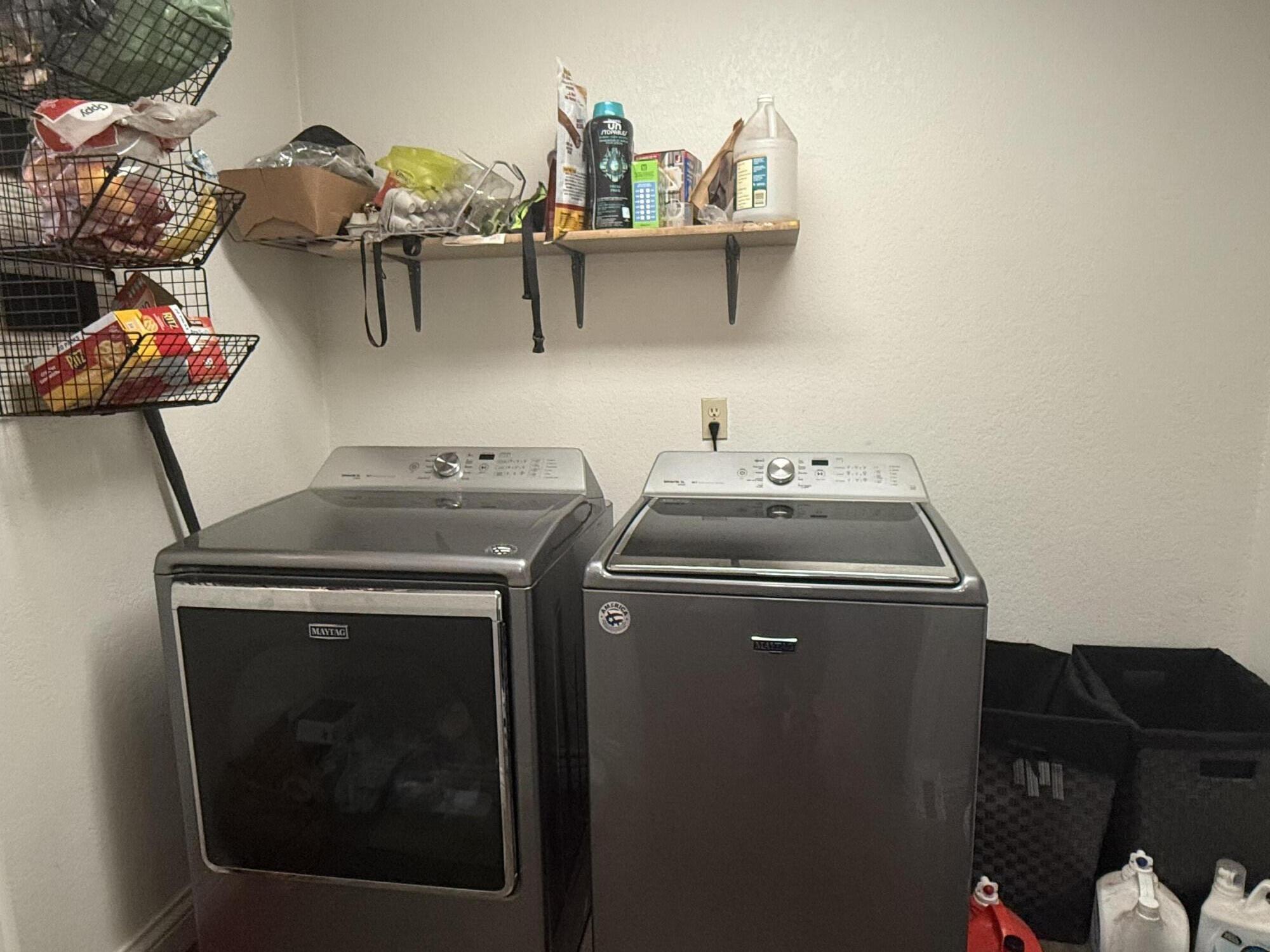 7097 Shasta Forest Drive Shingletown, CA 96088 - Photo 11 of 44 a utility room with dryer and washer