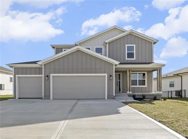 $594,950 | 18637 West 193rd Street, Spring Hill, KS 66083