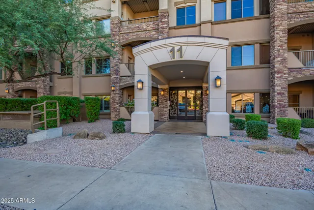 $4,000 | 5450 East Deer Valley Drive, Unit 4199, Phoenix, AZ 85054