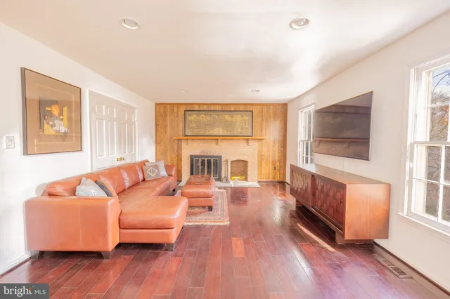 $1,225,000 | 2201 Nobehar Drive, Vienna, VA 22181