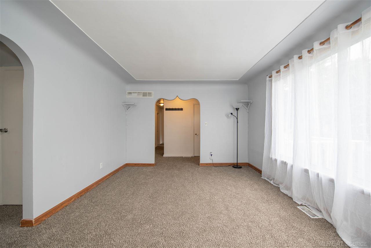 21175 Behrendt Avenue Warren, MI 48091 - Photo 6 of 37