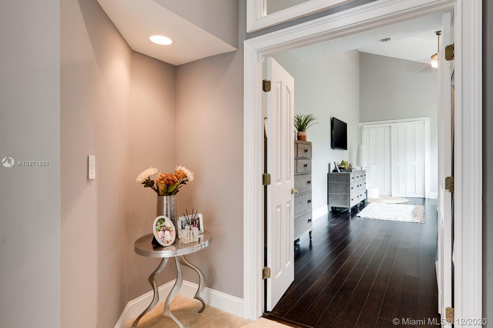 Colonnade Boca Raton, FL 33434 - Photo 27 of 51