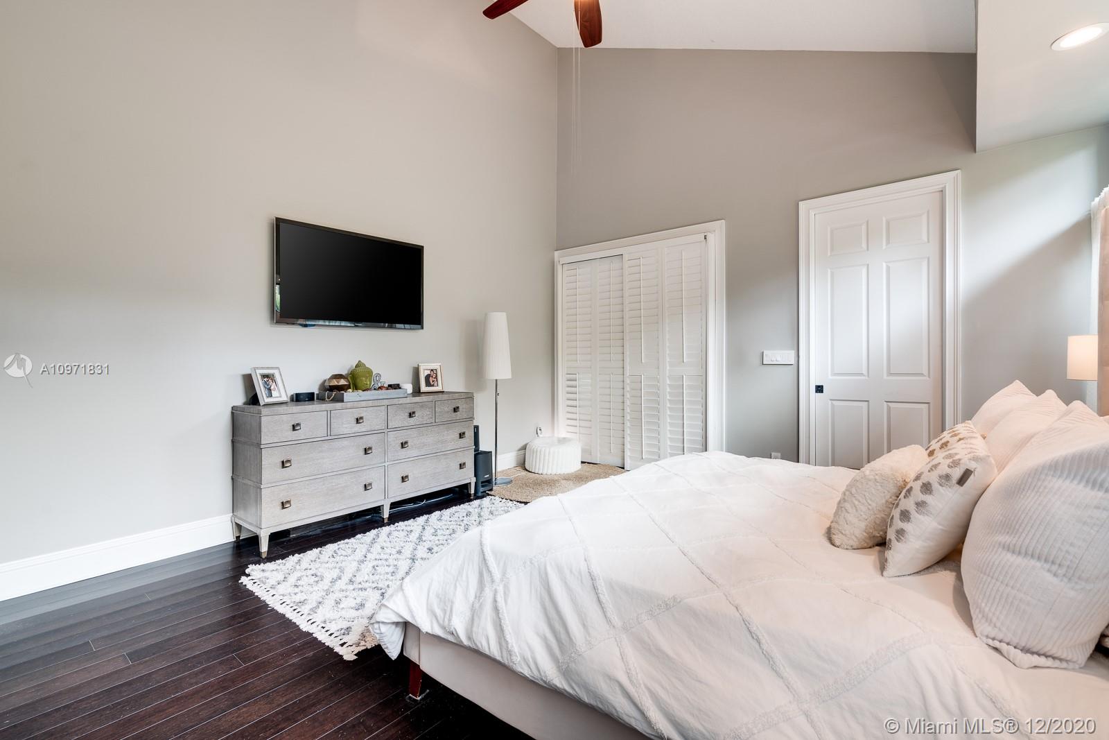 Colonnade Boca Raton, FL 33434 - Photo 28 of 51