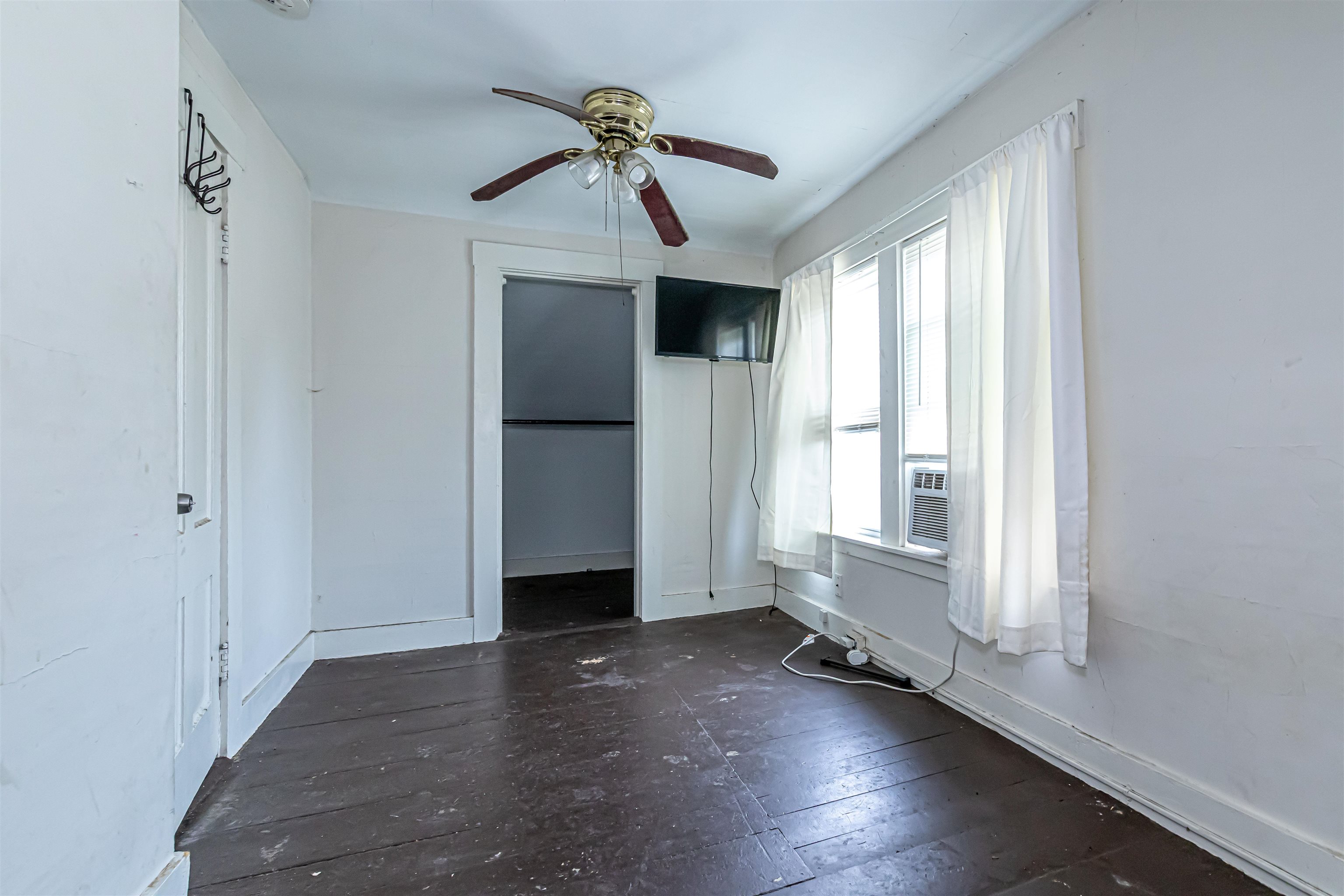 82 Howard Street Winchester, NH 03470 - Photo 11 of 30