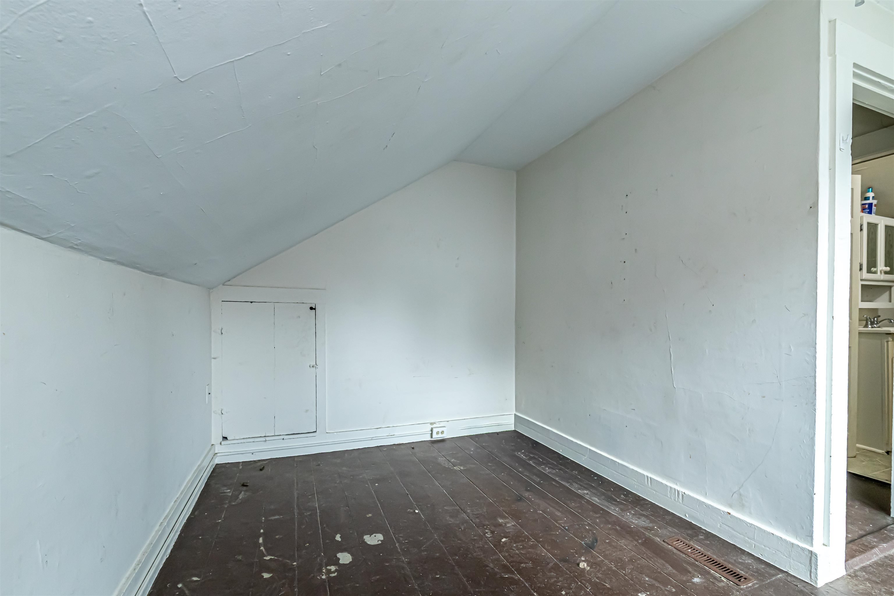 82 Howard Street Winchester, NH 03470 - Photo 16 of 30