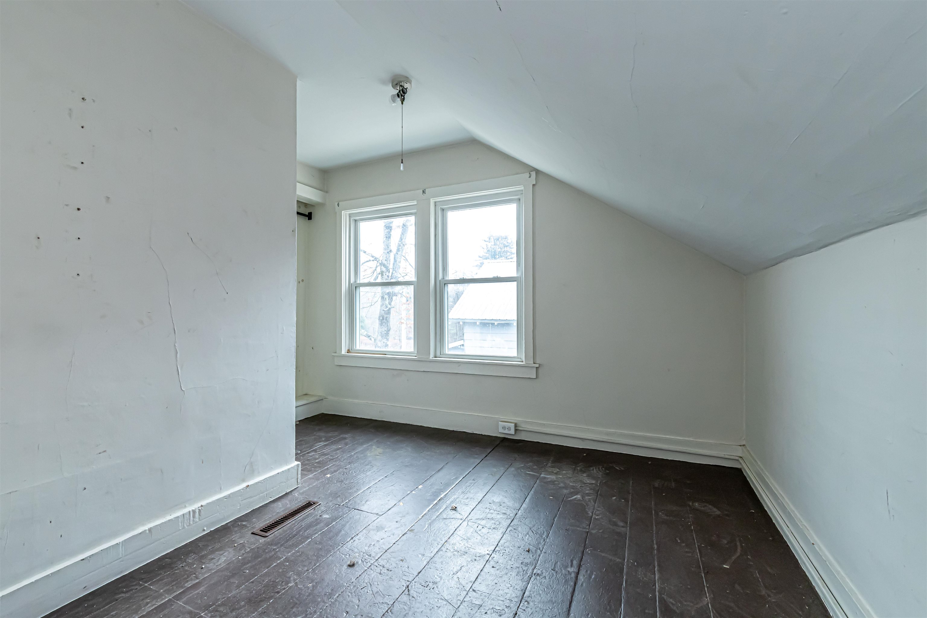 82 Howard Street Winchester, NH 03470 - Photo 17 of 30