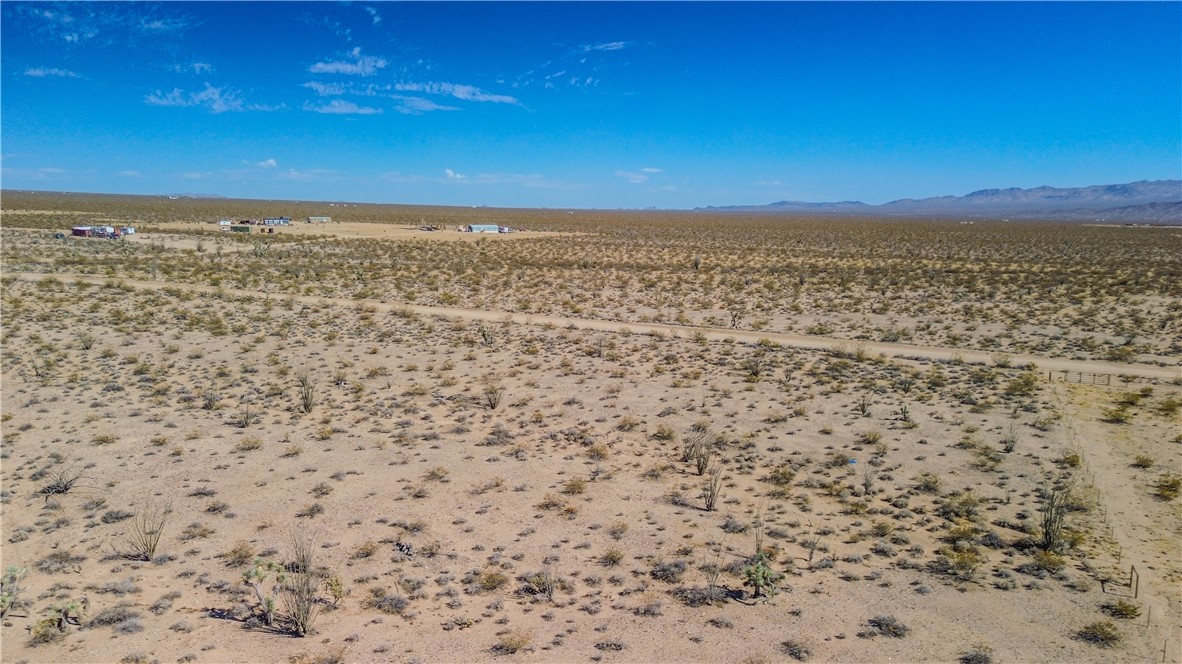 207-24-032 West Desierto Road Yucca, AZ 86438 - Photo 8 of 10