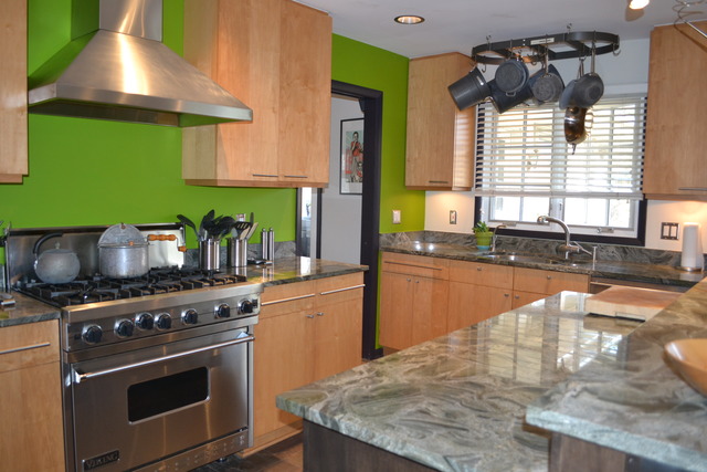 301 Roberts Road Inverness, IL 60067 - Photo 5 of 25