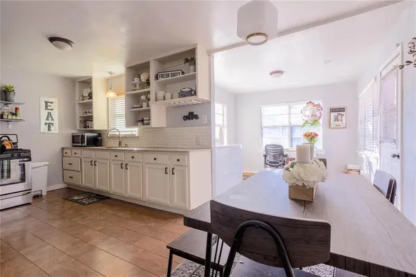$2,199 | 1903 Dale Place, Irving, TX 75061