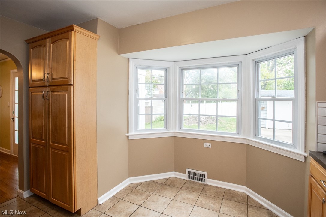 15716 Munn Road Cleveland, OH 44111 - Photo 9 of 24 Eat in kitchen