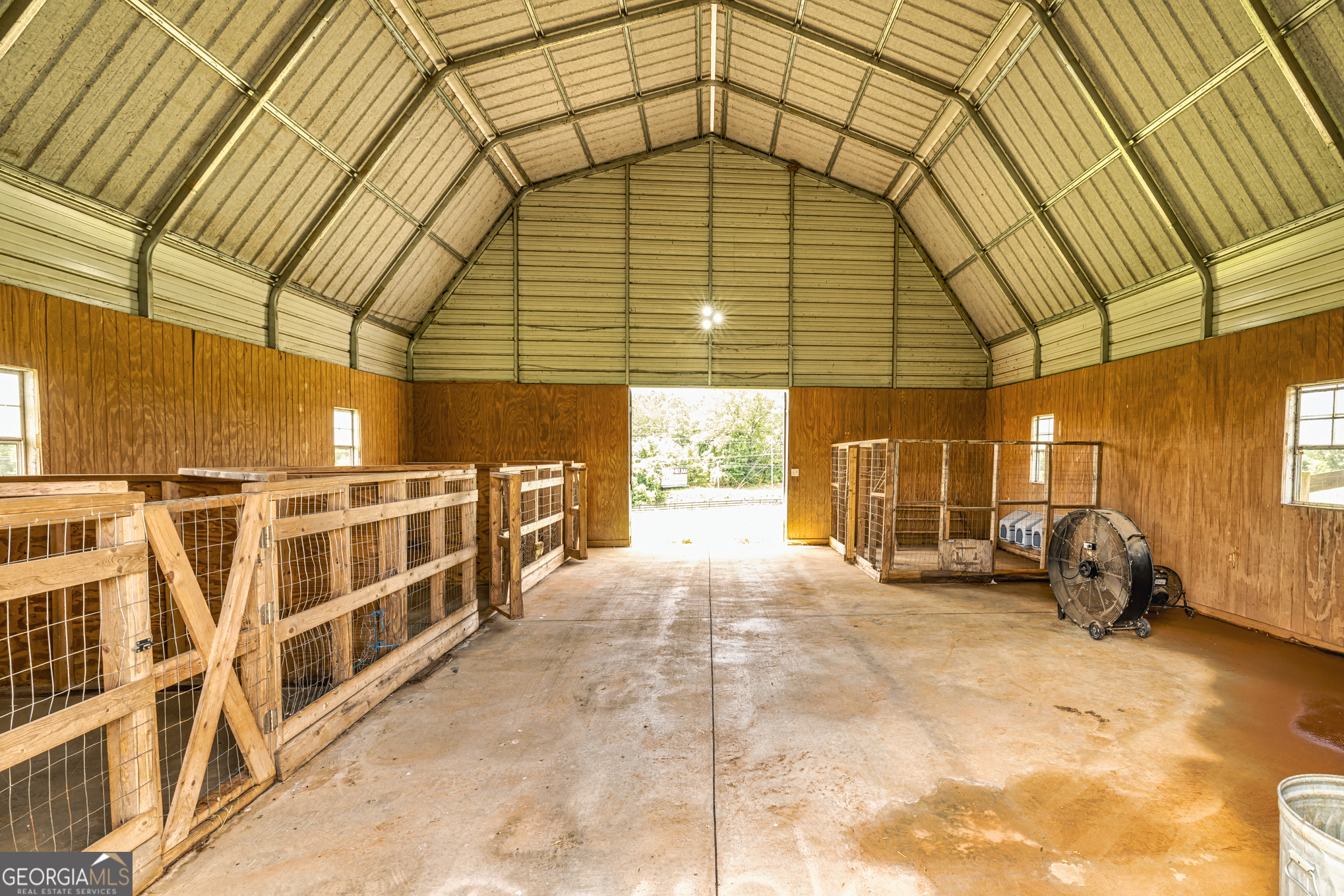 941 Highway 16 Newnan, GA 30263 - Photo 36 of 43 a view of a car garage