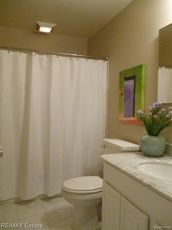 32 Miller Road Clarkston, MI 48346 - Photo 13 of 18 Bath.jpg