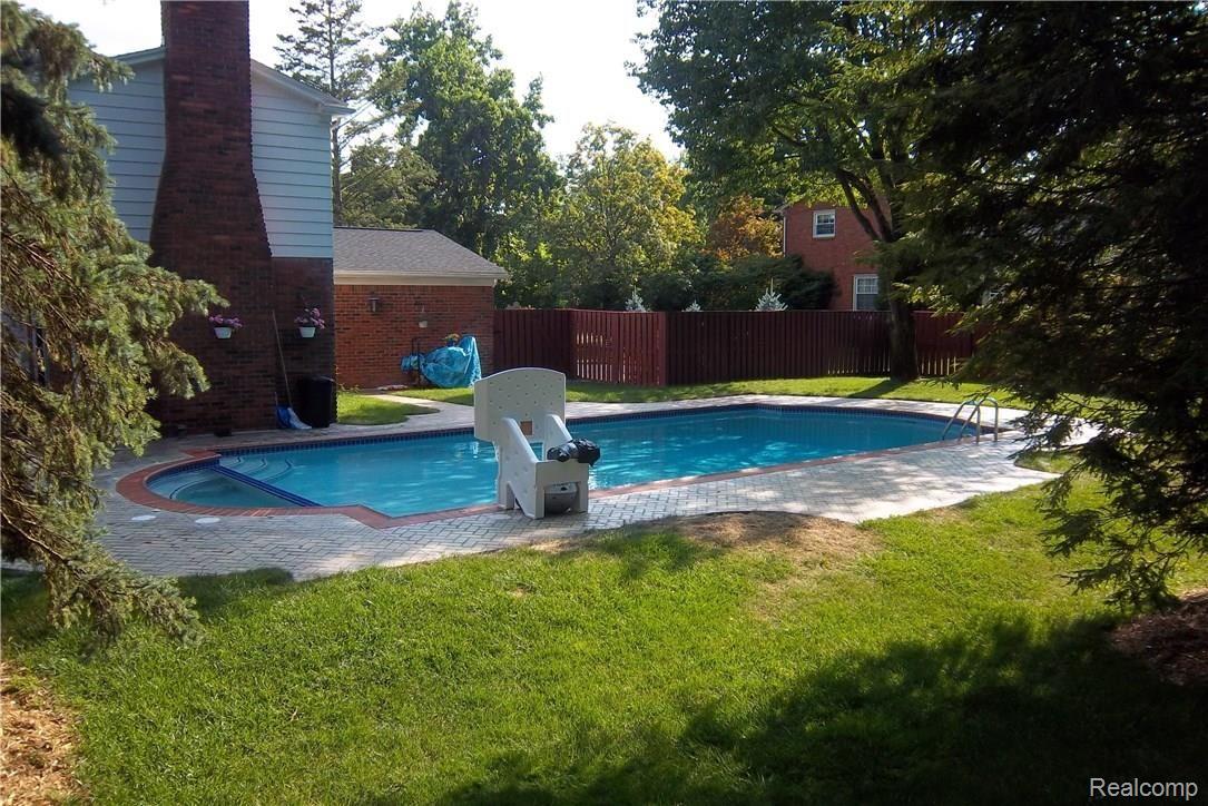 705 Foxhall Road Bloomfield Hills, MI 48304 - Photo 33 of 35 Summer_Pool.JPG