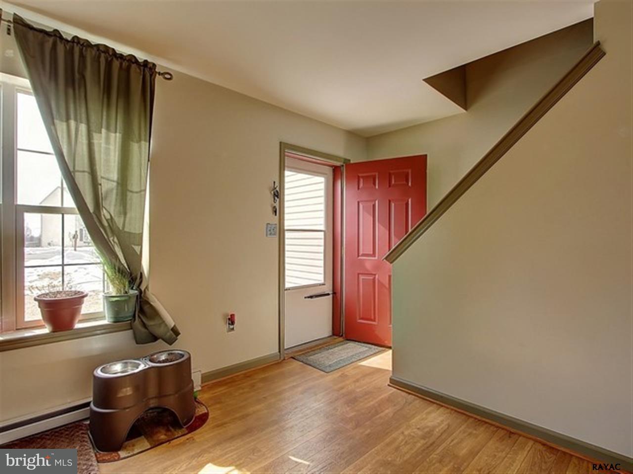 2992 Rainbow Road Dover, PA 17315 - Photo 4 of 22 Gallery Image 4