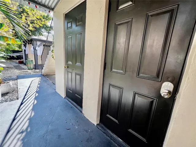 $1,335,000 | 3520 Southwest 25th Street, Miami, FL 33133