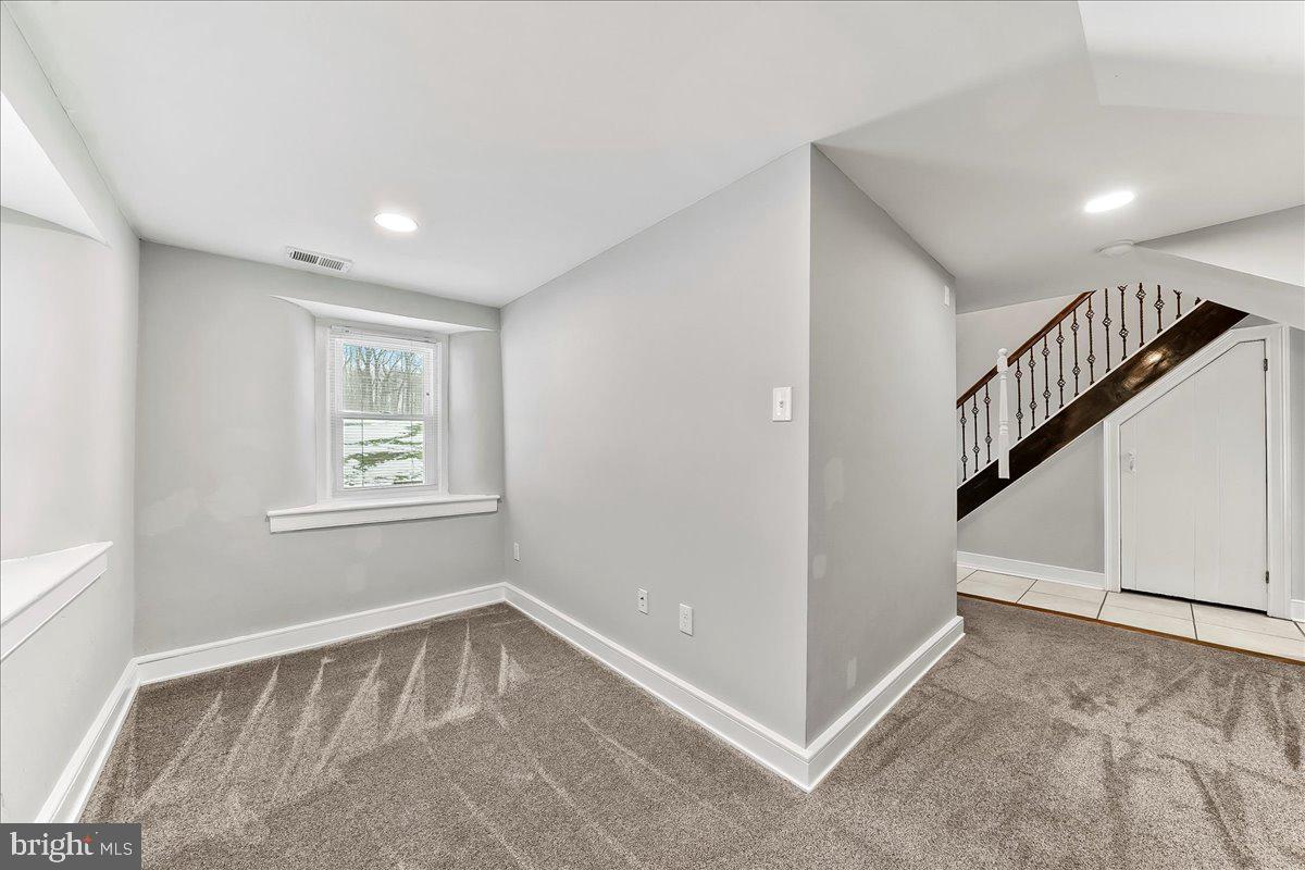 1050 Pike Springs Road, Unit 1058 Phoenixville, PA 19460 - Photo 10 of 20 Den/sitting room