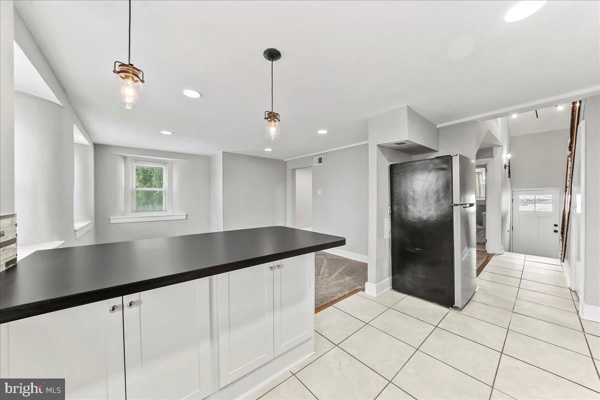 1050 Pike Springs Road, Unit 1058 Phoenixville, PA 19460 - Photo 6 of 20 Pendant and high hat lighting