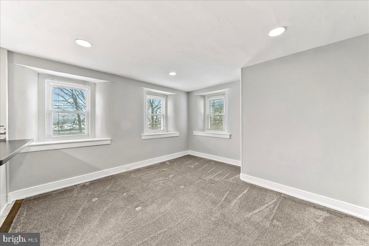 1050 Pike Springs Road, Unit 1058 Phoenixville, PA 19460 - Photo 9 of 20 Carpet and molding