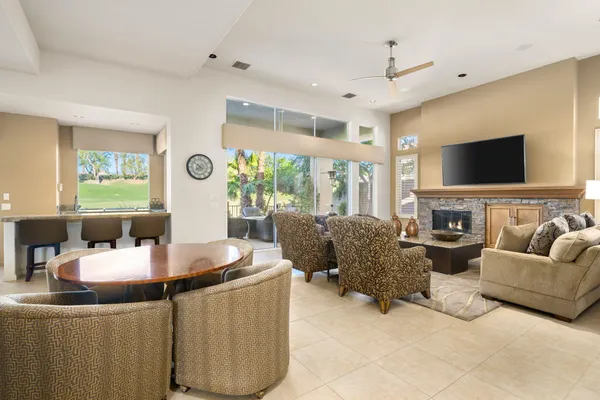 $3,200 | 293 Desert Holly Drive, Palm Desert, CA 92211