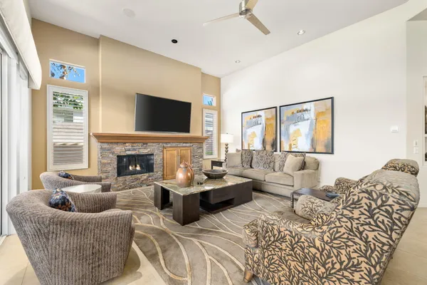 $3,200 | 293 Desert Holly Drive, Palm Desert, CA 92211