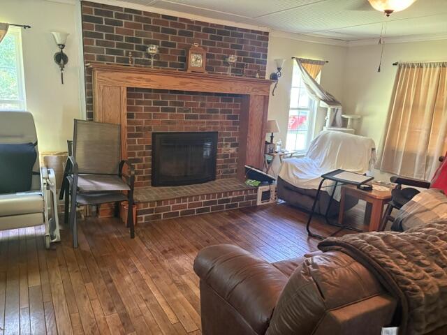 844 Grove Road Benton, TN 37307 - Photo 5 of 31 844 Grove - living - IMG_8372