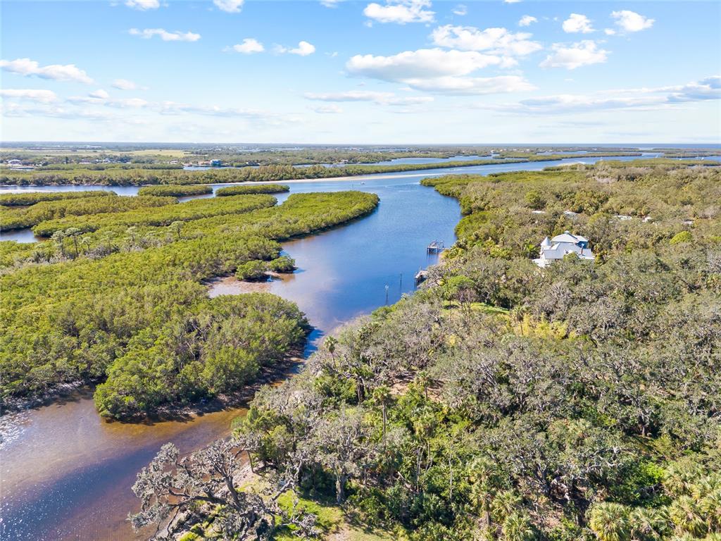 2312 West Shell Point Road Ruskin, FL 33570 - Photo 18 of 43 a view of an ocean with city view