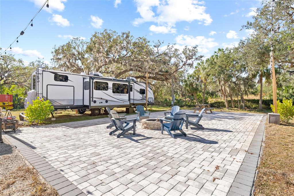 2312 West Shell Point Road Ruskin, FL 33570 - Photo 28 of 43 a view of a house with sitting area