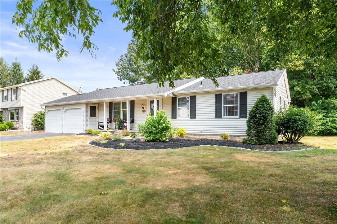 706 Close Circle Webster, NY 14580 - Photo 1 of 30