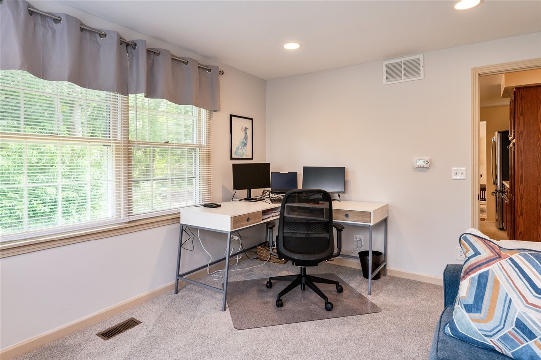 706 Close Circle Webster, NY 14580 - Photo 16 of 30