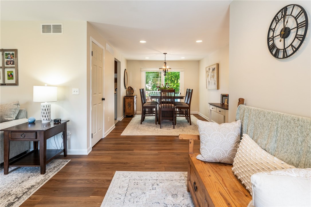 706 Close Circle Webster, NY 14580 - Photo 8 of 30