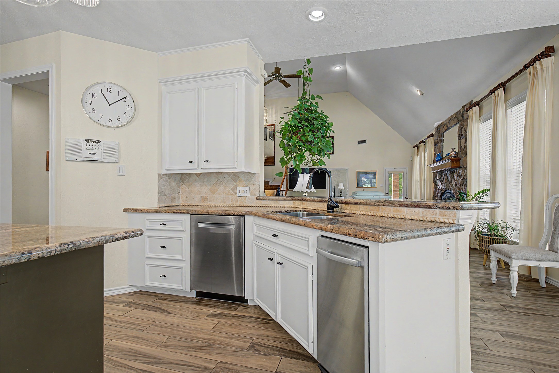 8988 County Line Road Willis, TX 77378 - Photo 10 of 42 Gallery Image 10