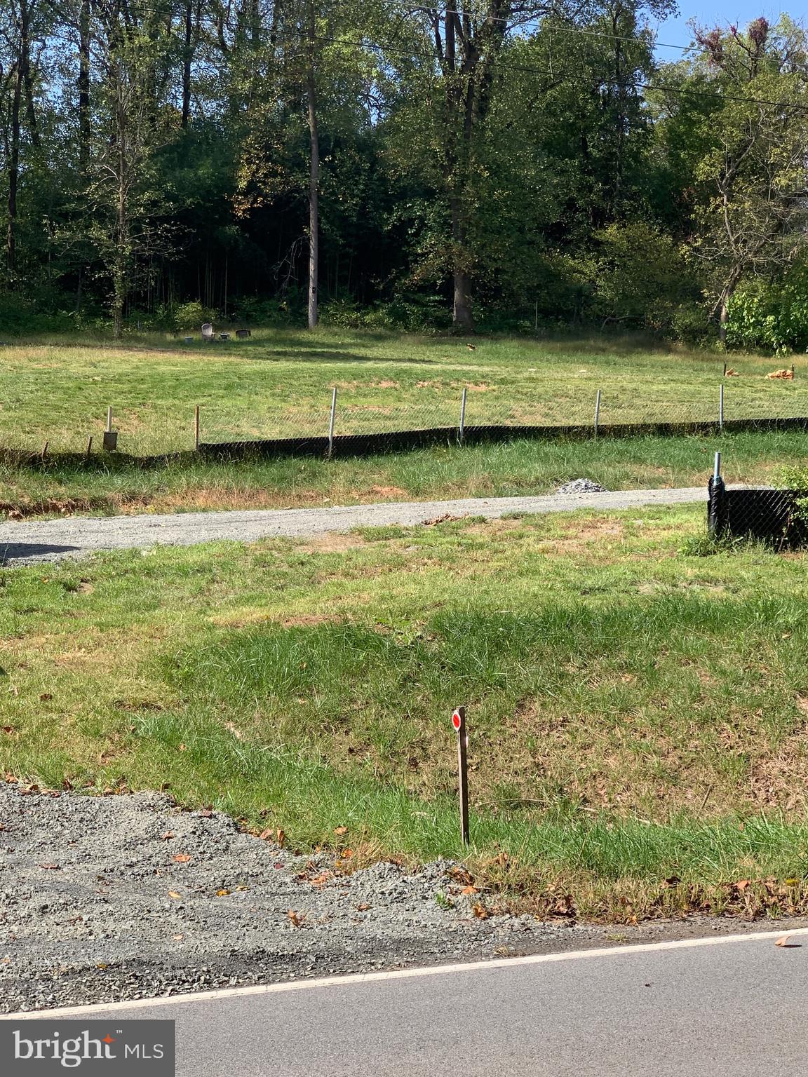 13475 Taylorstown Road Leesburg, VA 20176 - Photo 5 of 14 Driveway