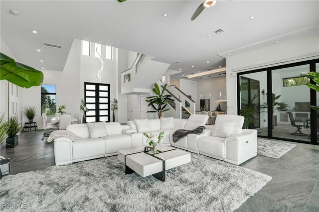 a view of entryway and hall