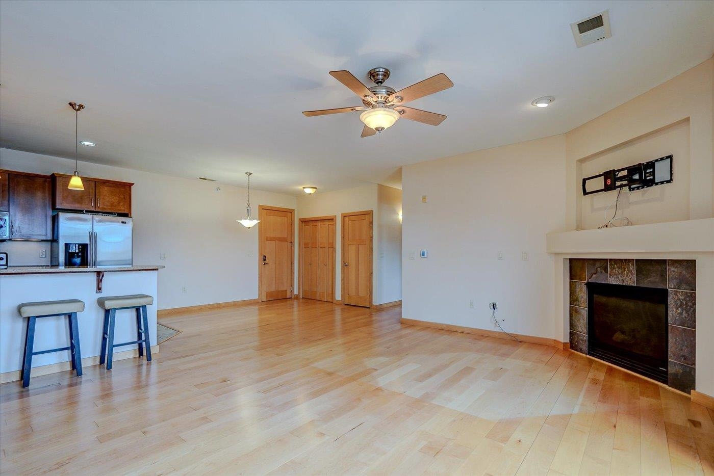 808 Williamson Street, Unit 406 Madison, WI 53703 - Photo 11 of 28