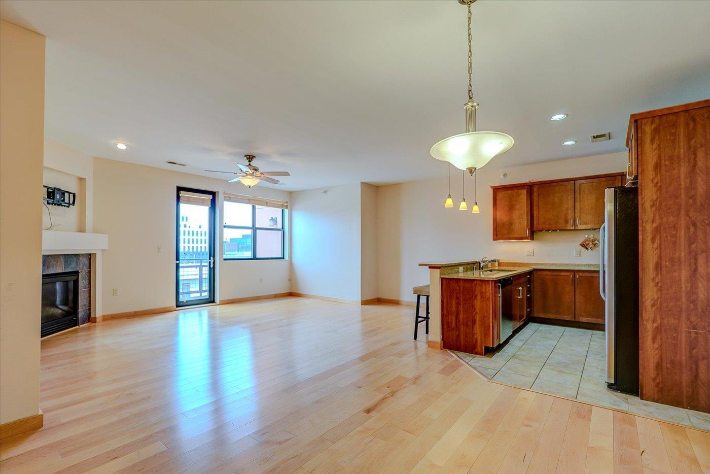 808 Williamson Street, Unit 406 Madison, WI 53703 - Photo 10 of 28