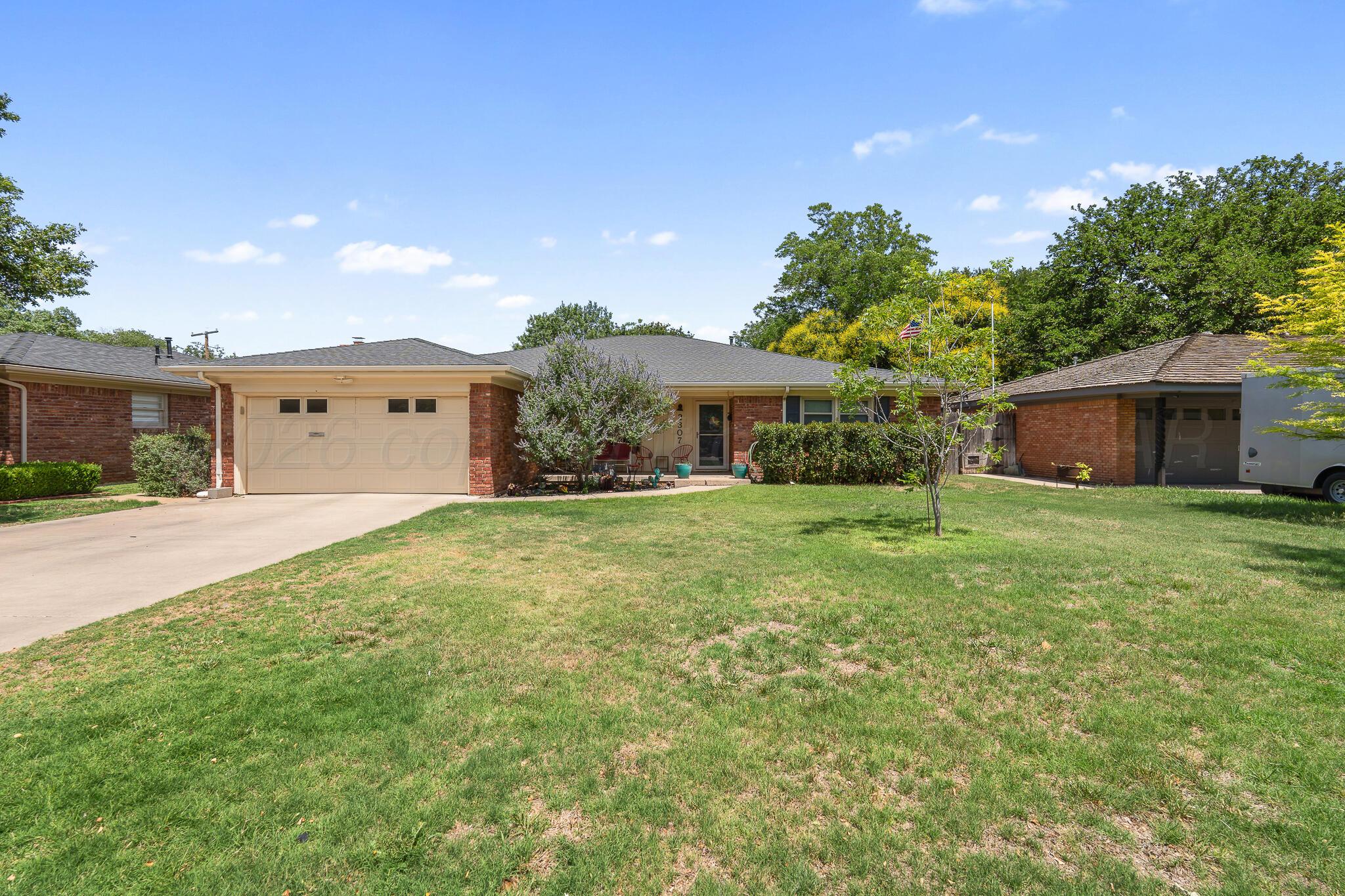 2307 Larry Street Amarillo, TX 79106 - Photo 4 of 35 2307 Larry -37