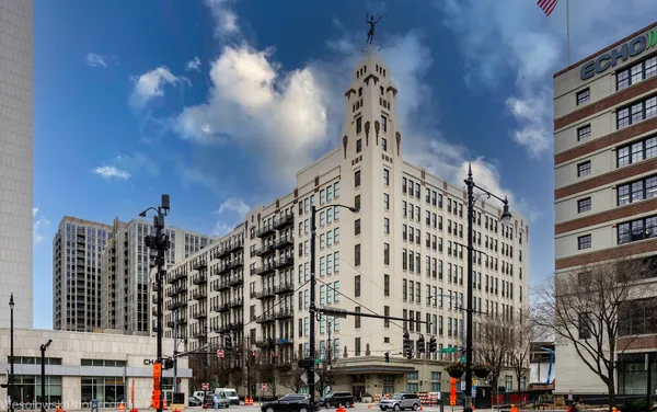 $4,000 | 758 North Larrabee Street, Unit 709, Chicago, IL 60654