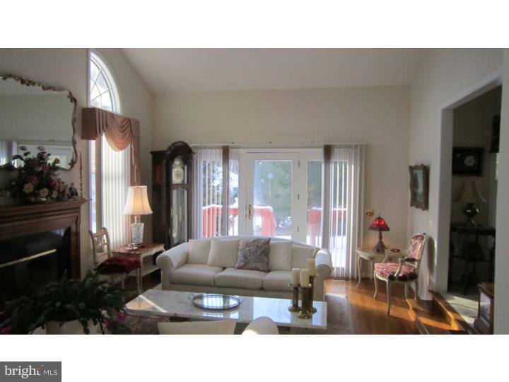 68 Southampton Parish Road Landenberg, PA 19350 - Photo 2 of 24 Living Room